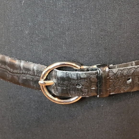 LIZ CLAIBORNE Genuine Leather Belt, Dark Grey with Silver Tone Hardware - Picture 2 of 16